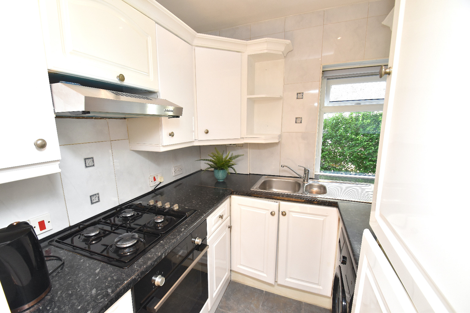 3 bed flat for sale in Muirdrum Avenue, Glasgow  - Property Image 4