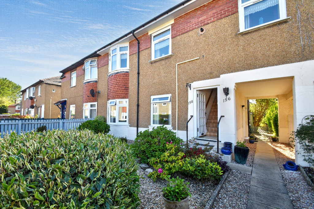 3 bed flat for sale in Muirdrum Avenue, Glasgow  - Property Image 1