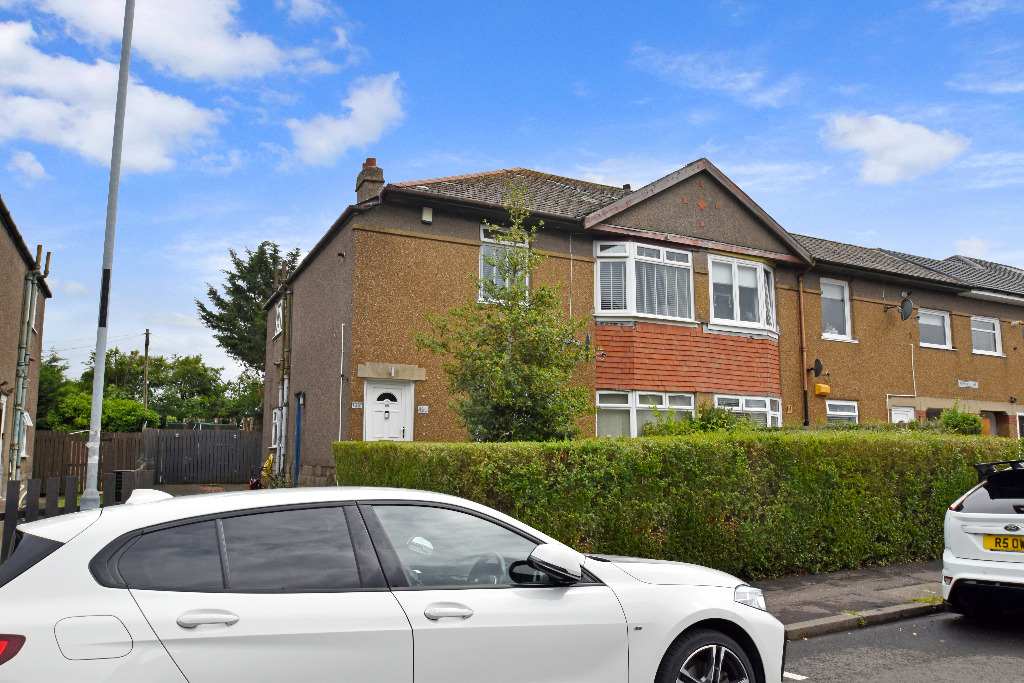 3 bed flat for sale in Arbroath Avenue, Glasgow, G52