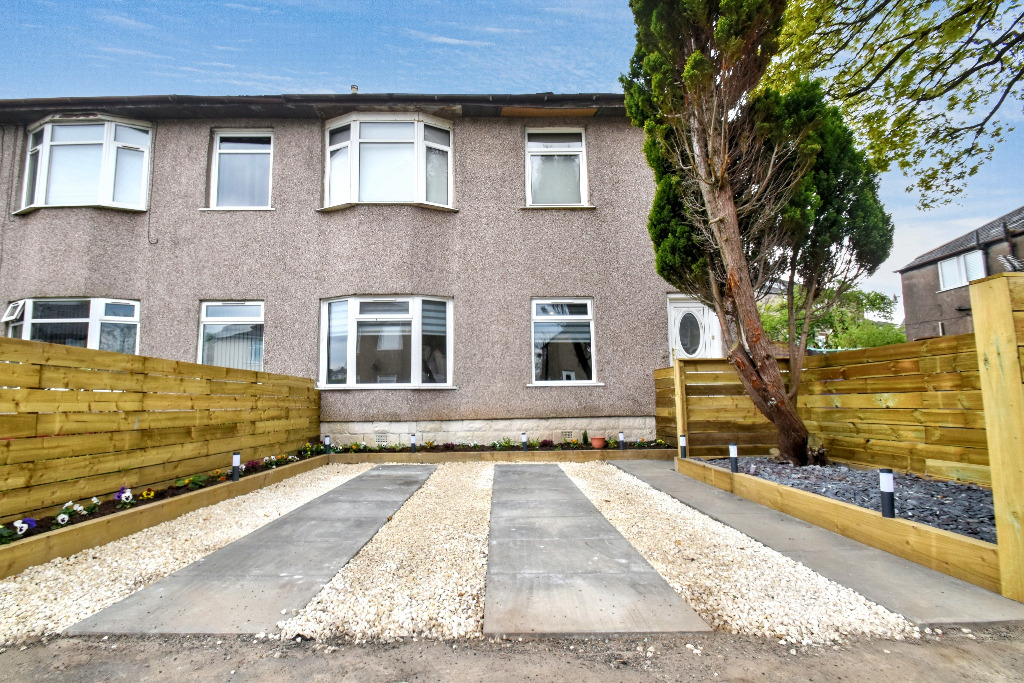 3 bed flat for sale in Chirnside Road, Glasgow  - Property Image 1