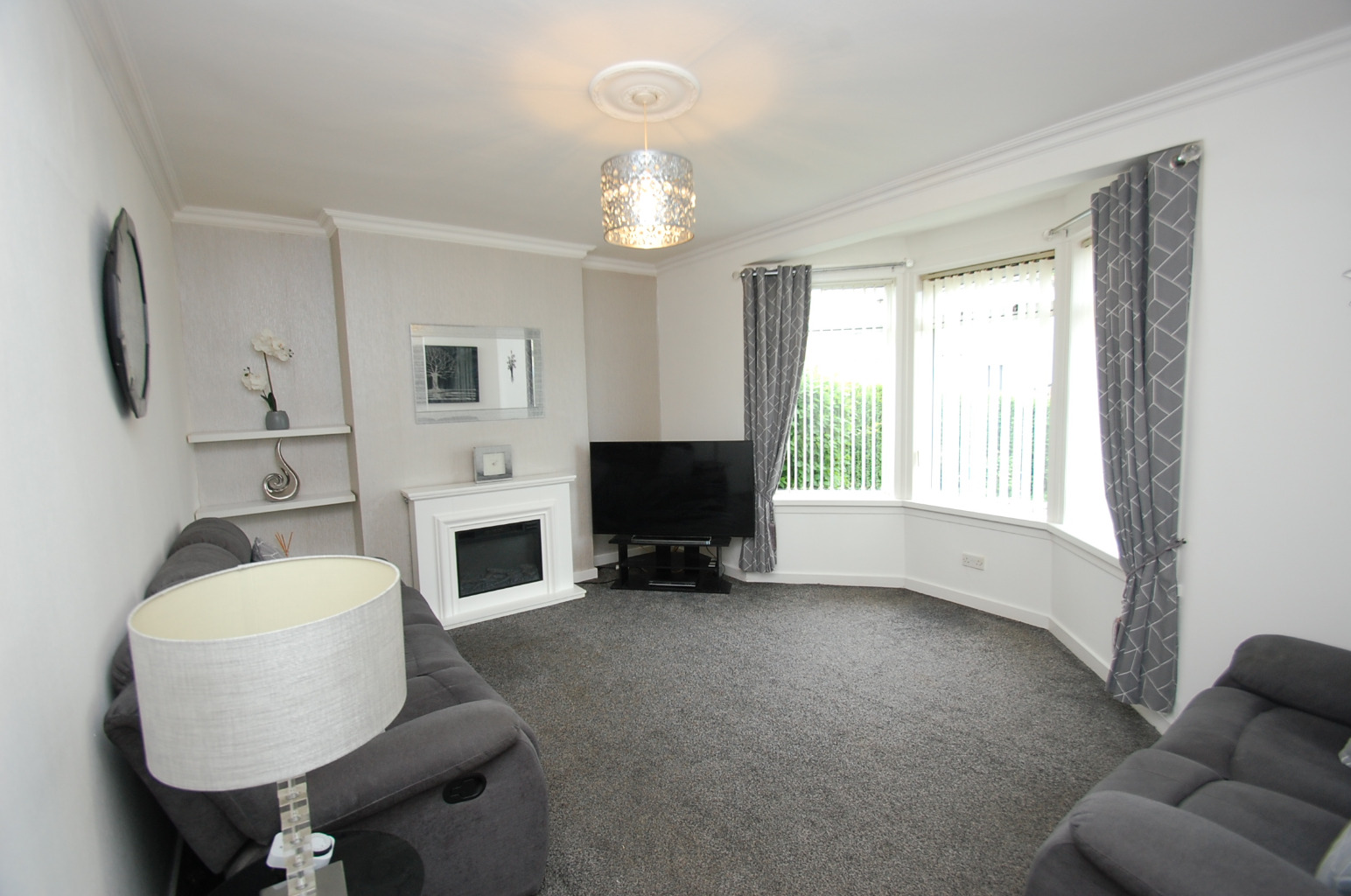 3 bed terraced house for sale in Arran Drive, Glasgow  - Property Image 2