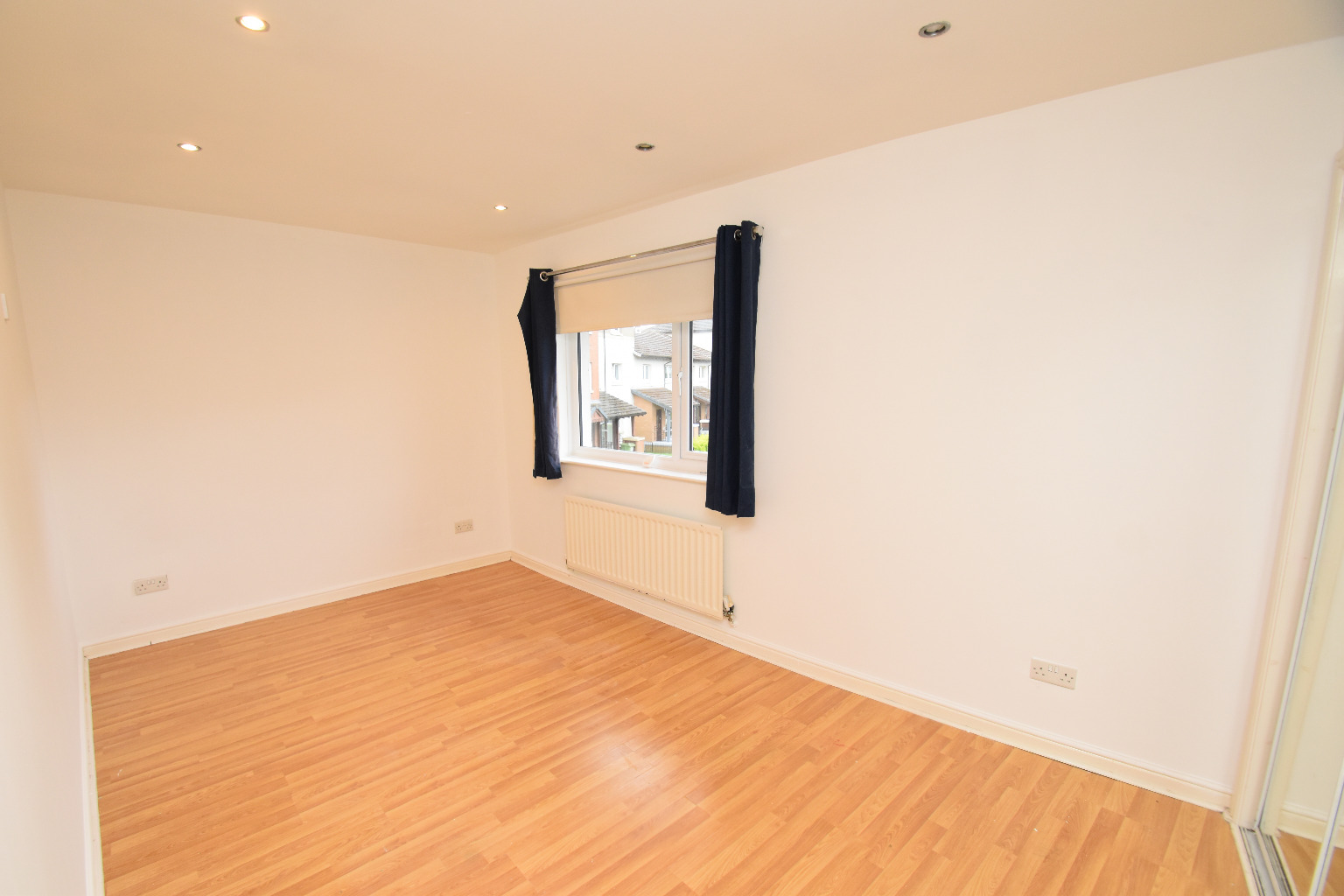 2 bed terraced house for sale in Glendevon Square, Glasgow  - Property Image 10