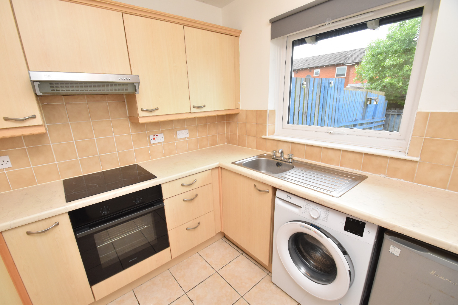 2 bed terraced house for sale in Glendevon Square, Glasgow  - Property Image 6