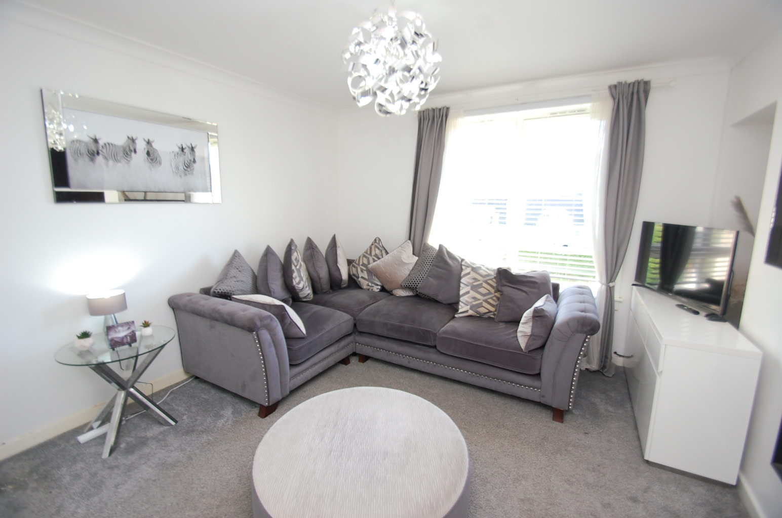 3 bed flat for sale in Neilsland Oval, Glasgow  - Property Image 2