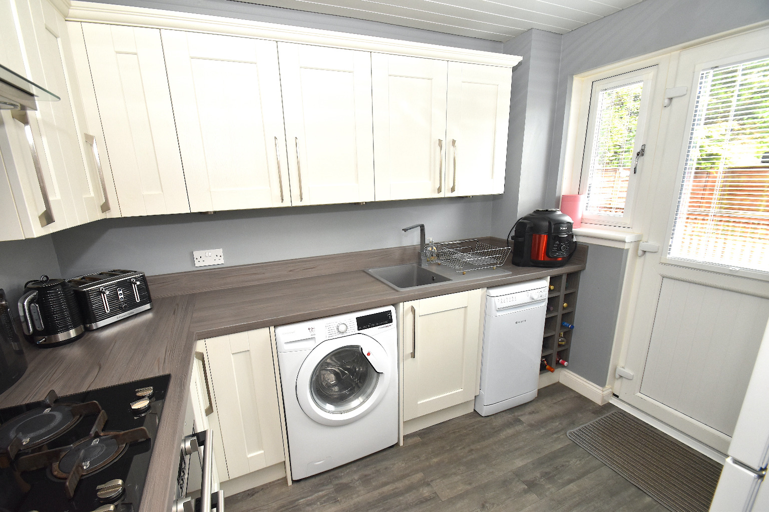 3 bed semi-detached house for sale in Whinhill Gardens, Glasgow  - Property Image 6