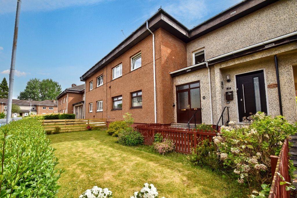 3 bed ground floor flat for sale in Moulin Place, Glasgow  - Property Image 1