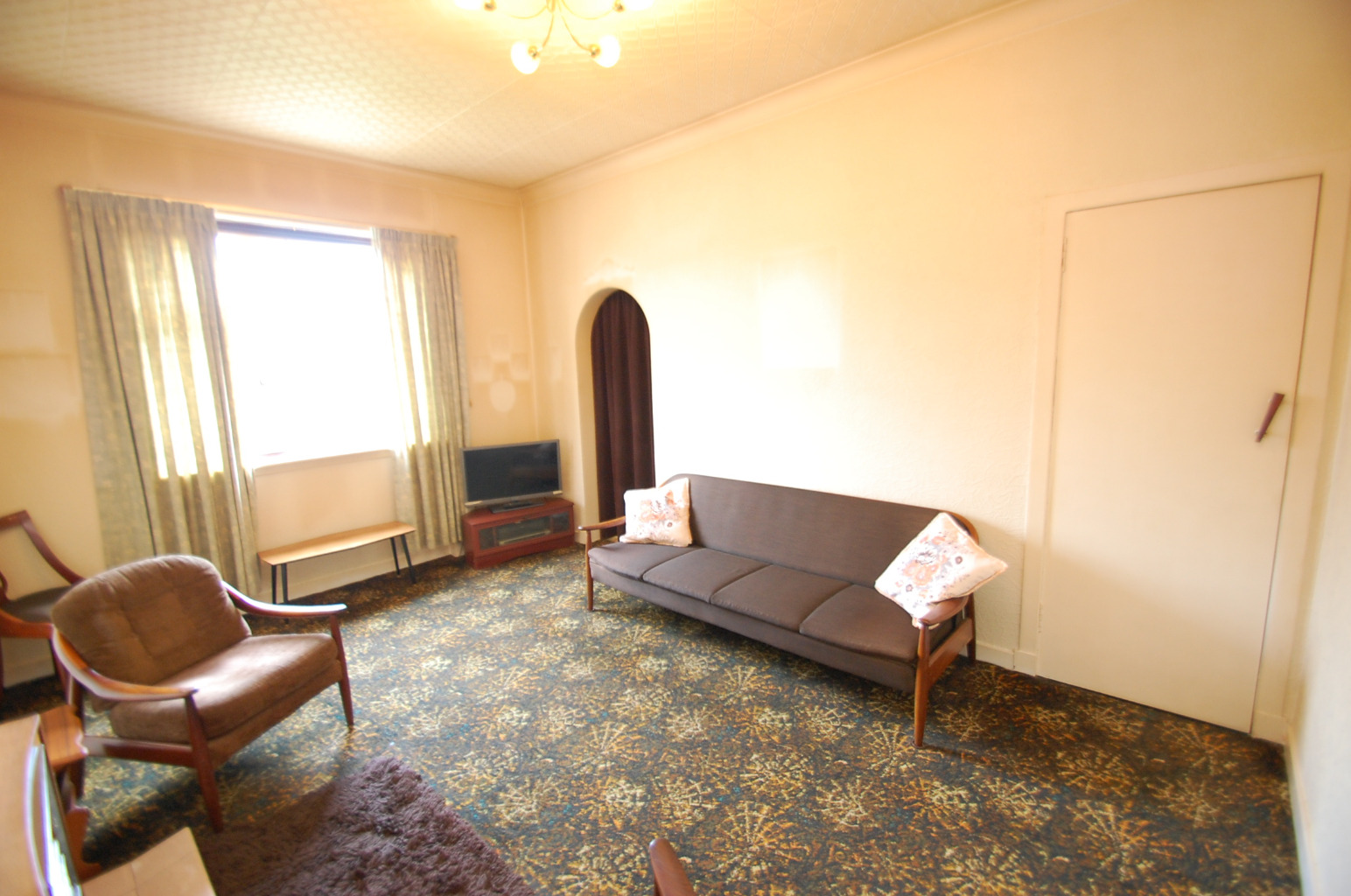 3 bed flat for sale in Kirriemuir Avenue, Glasgow  - Property Image 2