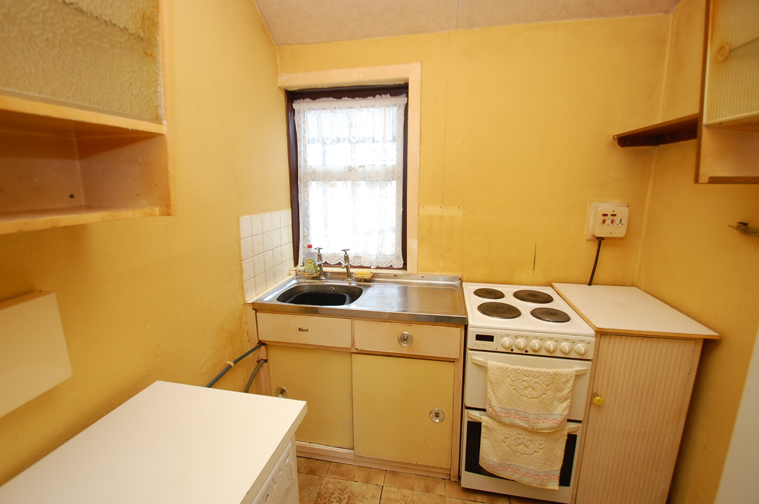 3 bed flat for sale in Kirriemuir Avenue, Glasgow  - Property Image 5