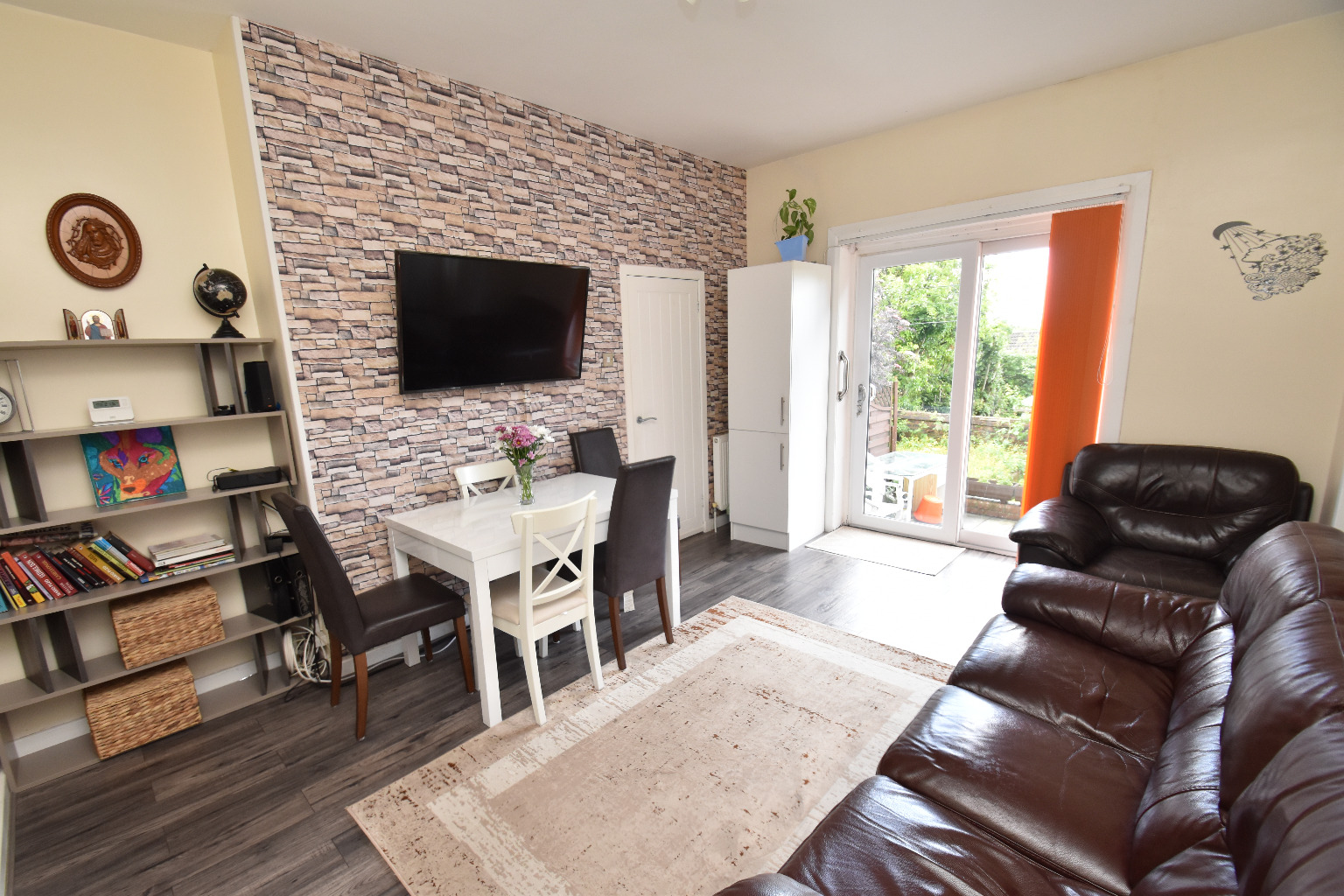 3 bed flat for sale in Dryburn Avenue, Glasgow  - Property Image 2