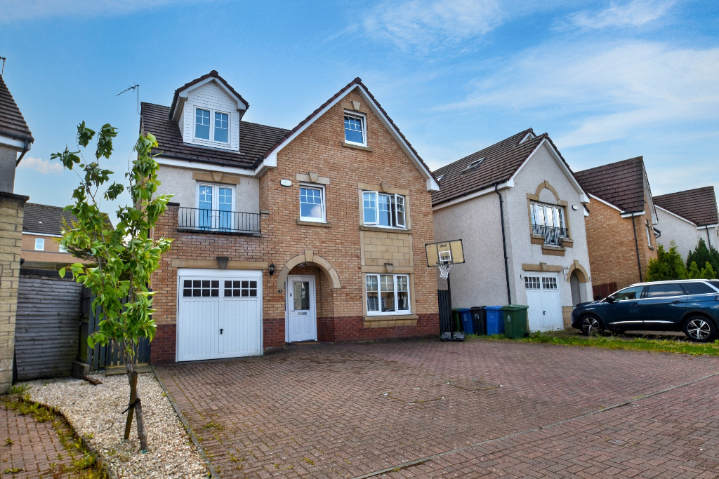5 bed detached house for sale in Langhaul Avenue, Glasgow  - Property Image 1