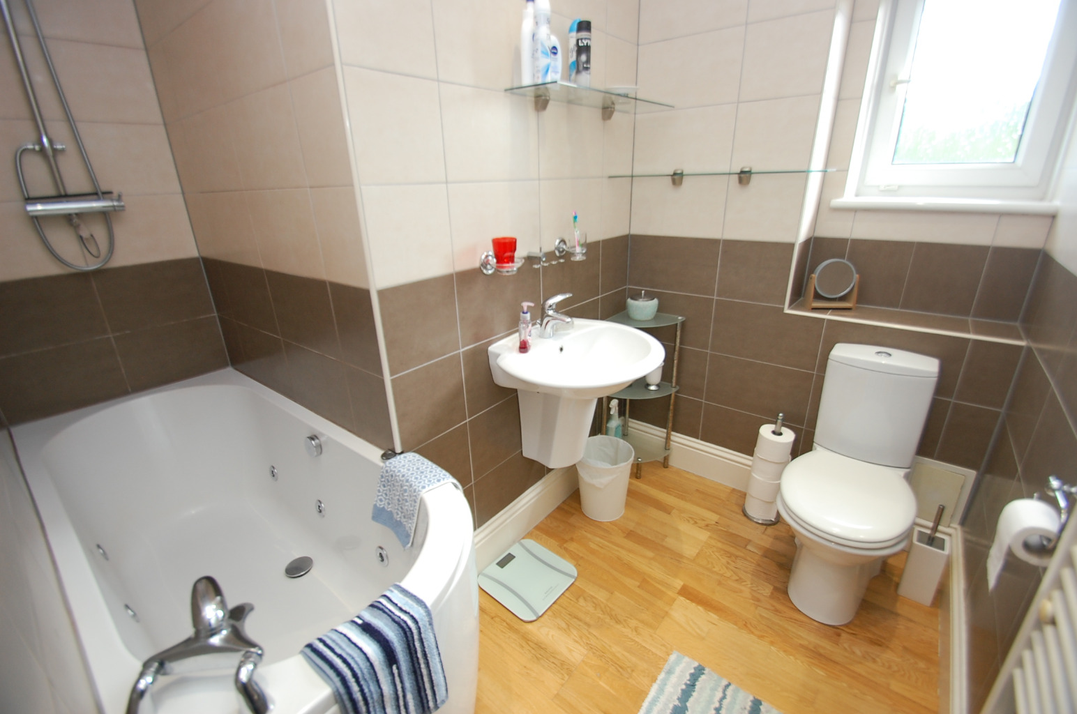 2 bed flat for sale in Kinnell Crescent, Glasgow  - Property Image 15