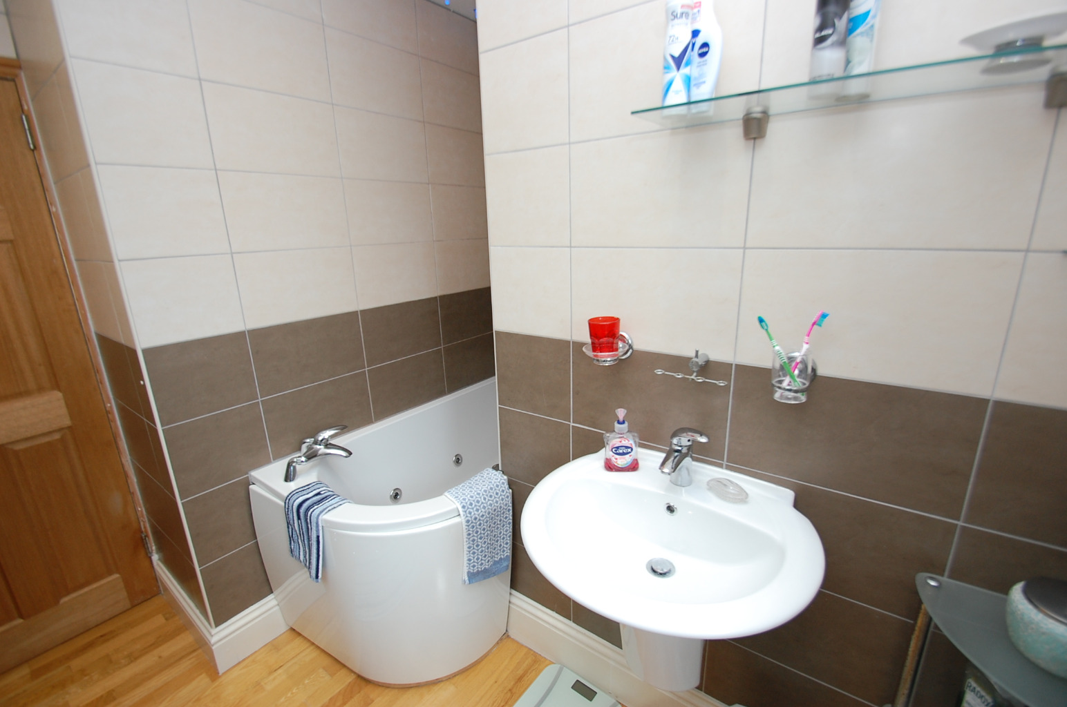 2 bed flat for sale in Kinnell Crescent, Glasgow  - Property Image 16