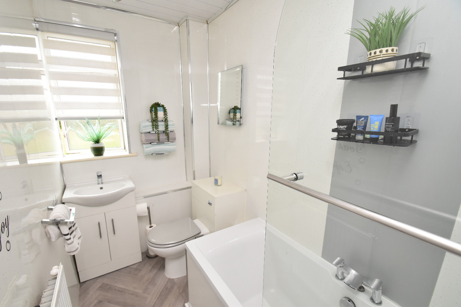 2 bed flat for sale in Hatton Gardens, Glasgow  - Property Image 6