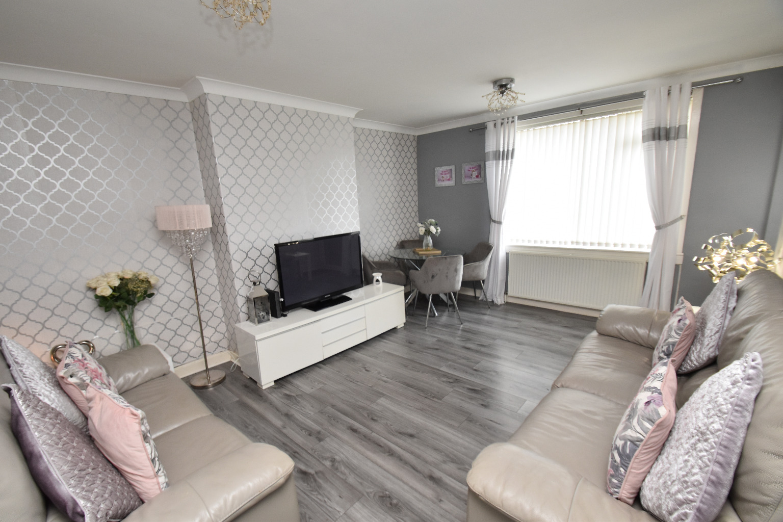 2 bed flat for sale in Hatton Gardens, Glasgow  - Property Image 2