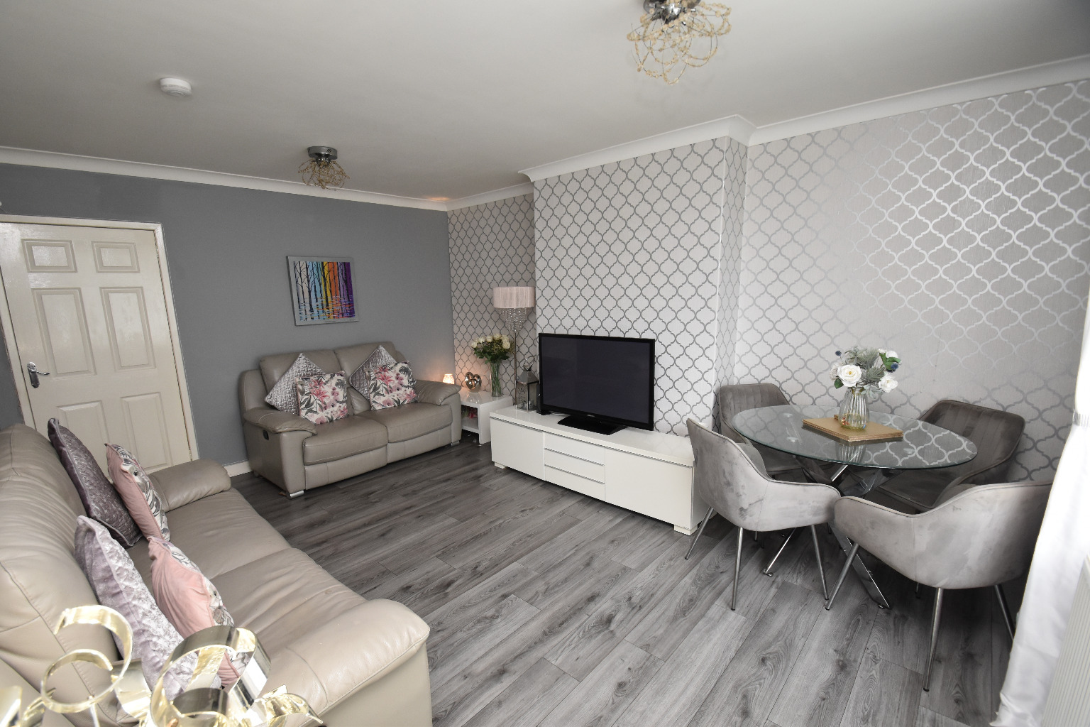 2 bed flat for sale in Hatton Gardens, Glasgow  - Property Image 3
