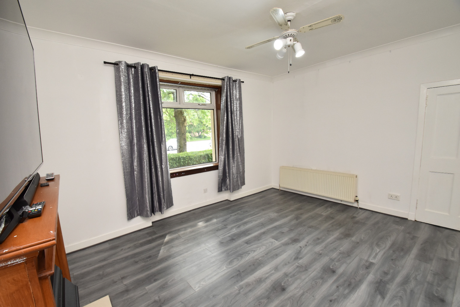2 bed flat for sale in Bunessan Street, Glasgow  - Property Image 4