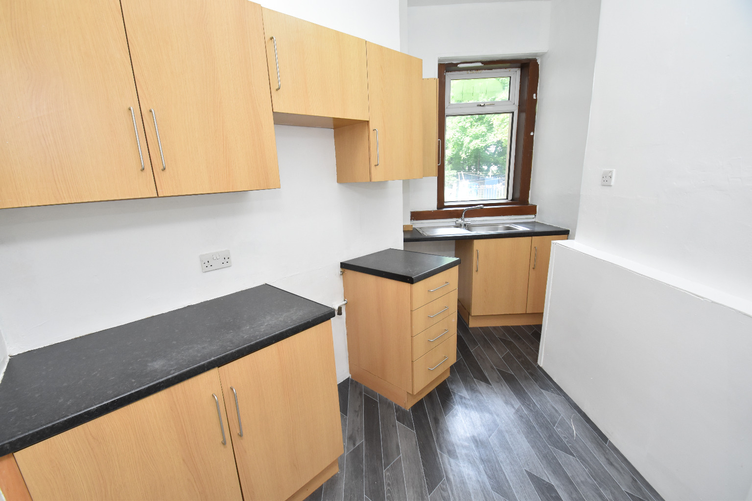 2 bed flat for sale in Bunessan Street, Glasgow  - Property Image 6
