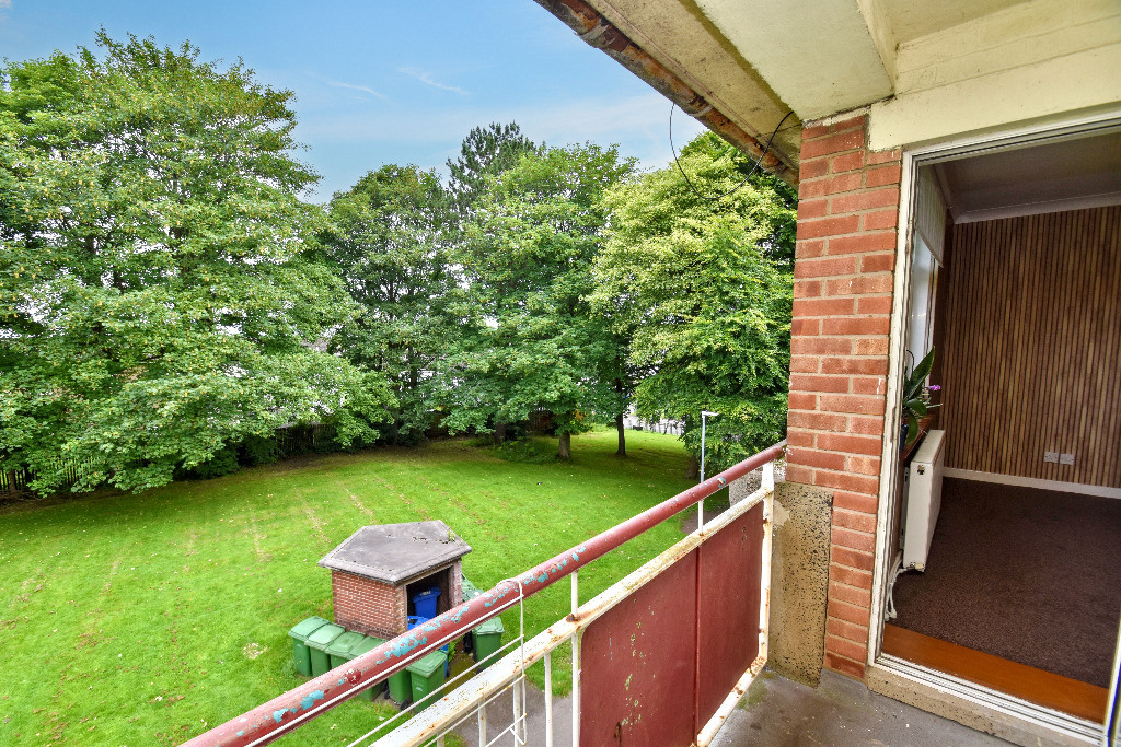 2 bed flat for sale in Cairnhill Circus, Glasgow  - Property Image 15