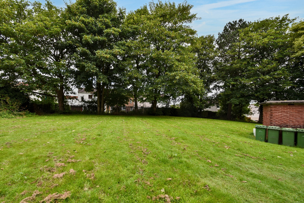 2 bed flat for sale in Cairnhill Circus, Glasgow  - Property Image 16