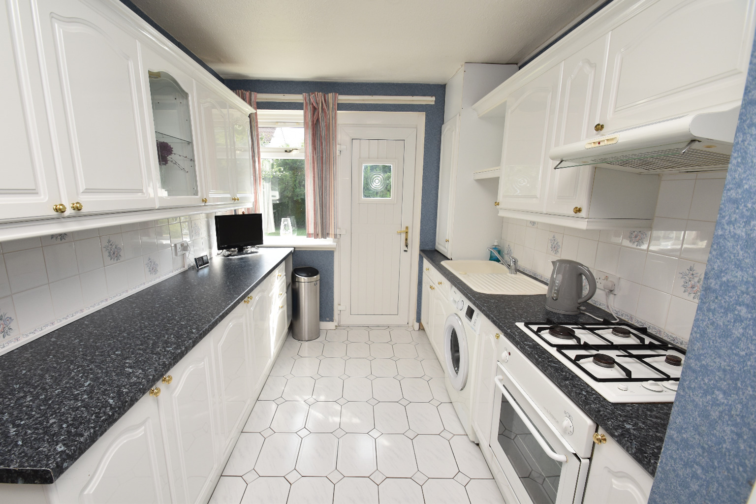 3 bed terraced house for sale in Linburn Road, Glasgow  - Property Image 8