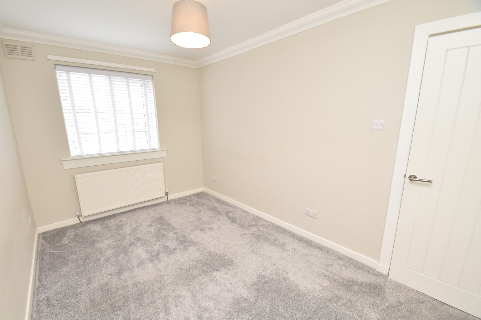 2 bed flat for sale in Iain Road, East Dunbartonshire  - Property Image 8