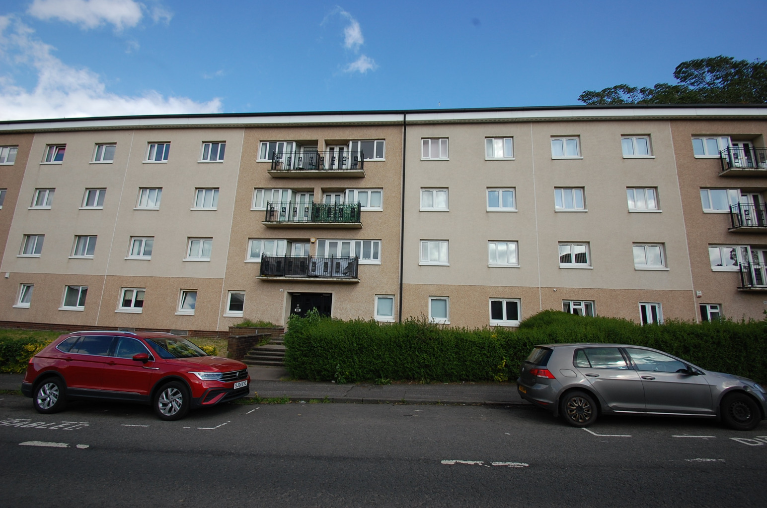 3 bed flat for sale in Berryknowes Road, Glasgow  - Property Image 1