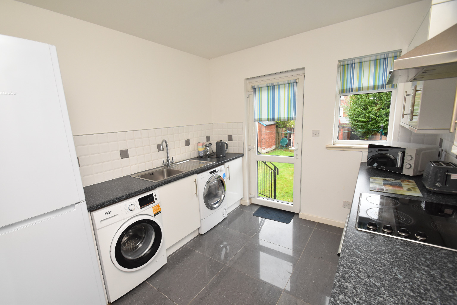 3 bed semi-detached house for sale in Ladybank Drive, Glasgow  - Property Image 7