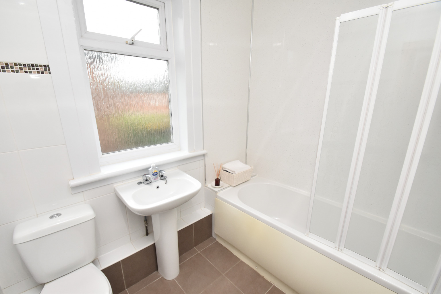 3 bed semi-detached house for sale in Ladybank Drive, Glasgow  - Property Image 15