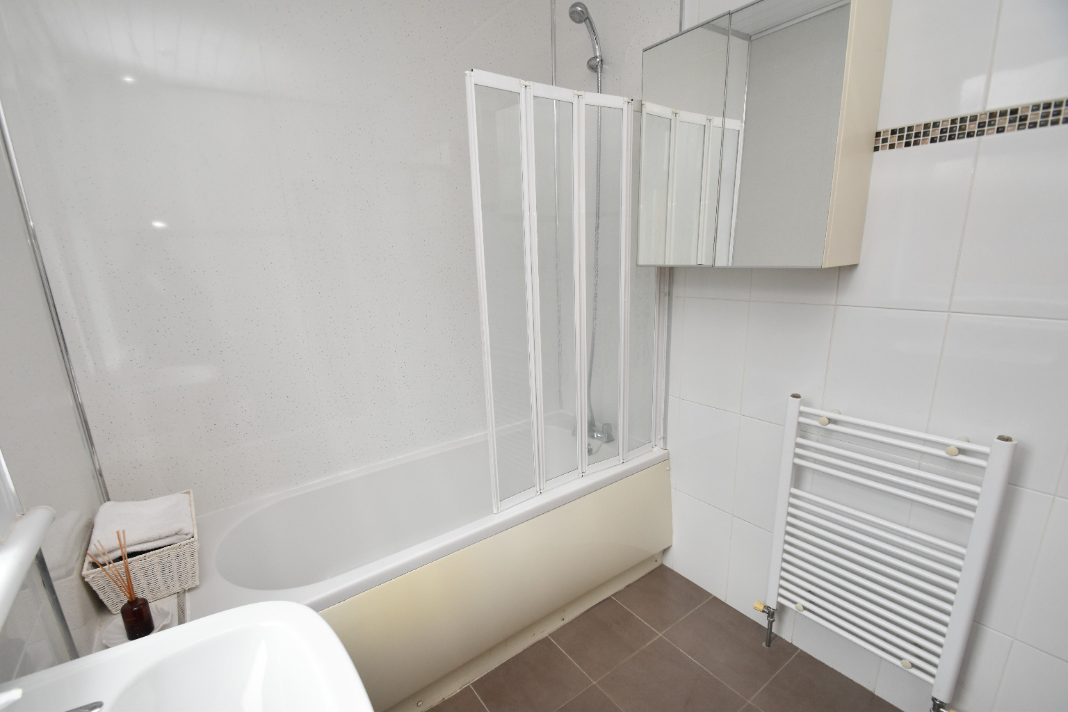 3 bed semi-detached house for sale in Ladybank Drive, Glasgow  - Property Image 16