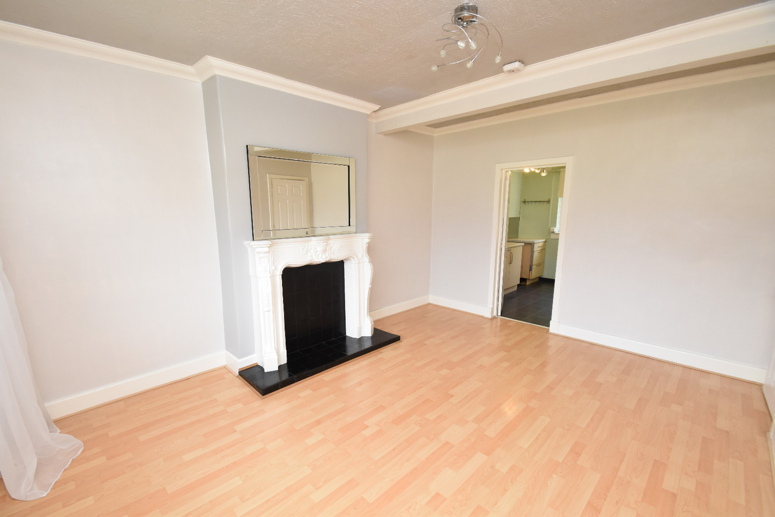 3 bed flat for sale in Linthaugh Road, Glasgow  - Property Image 3