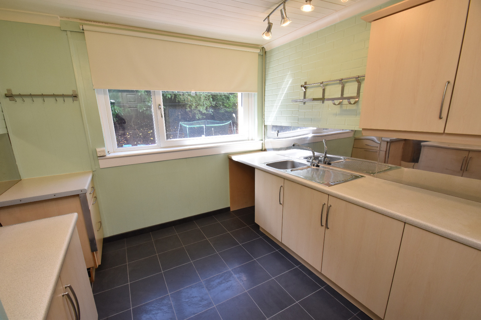 3 bed flat for sale in Linthaugh Road, Glasgow  - Property Image 4