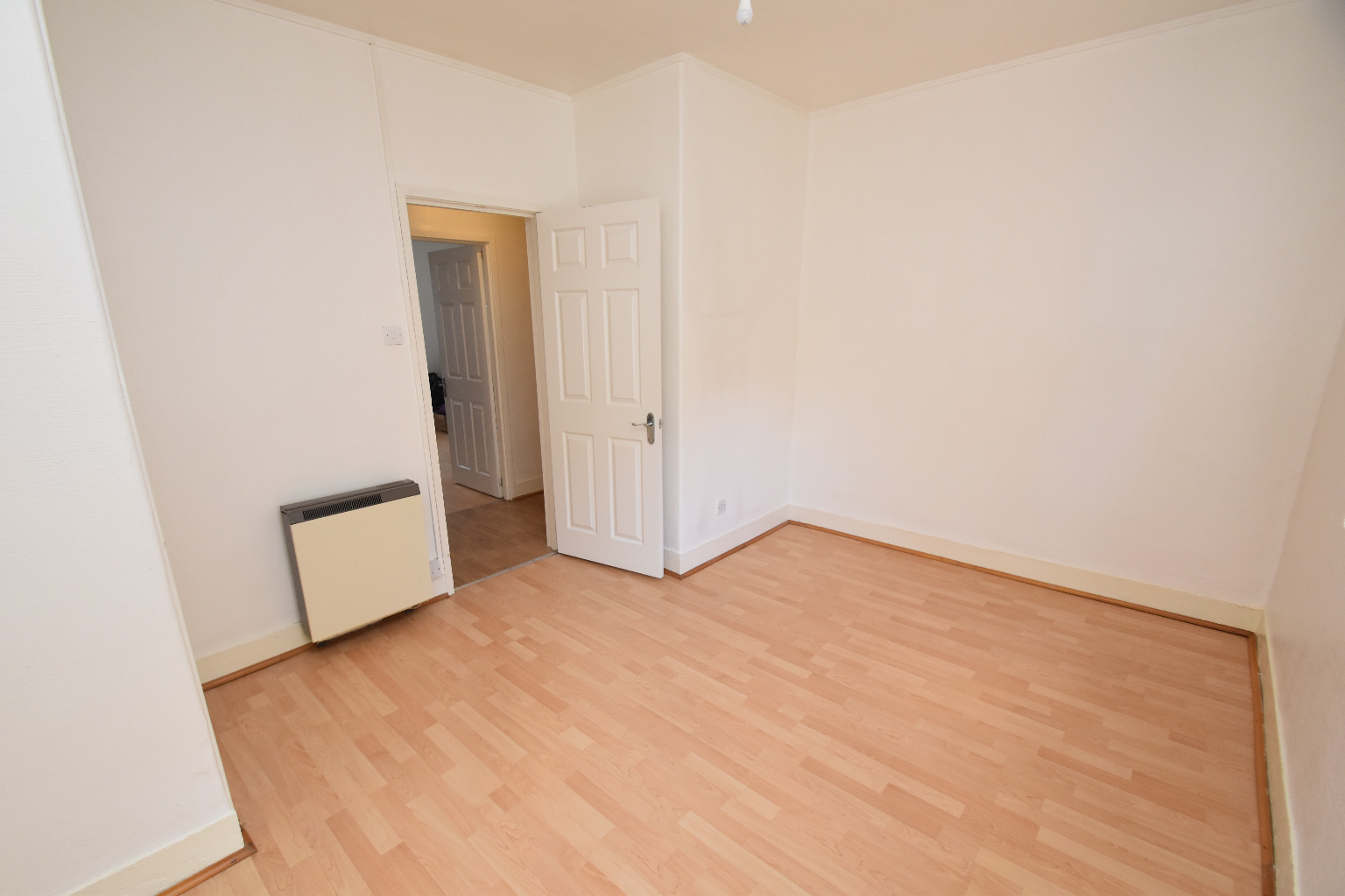 3 bed flat for sale in Linthaugh Road, Glasgow  - Property Image 9
