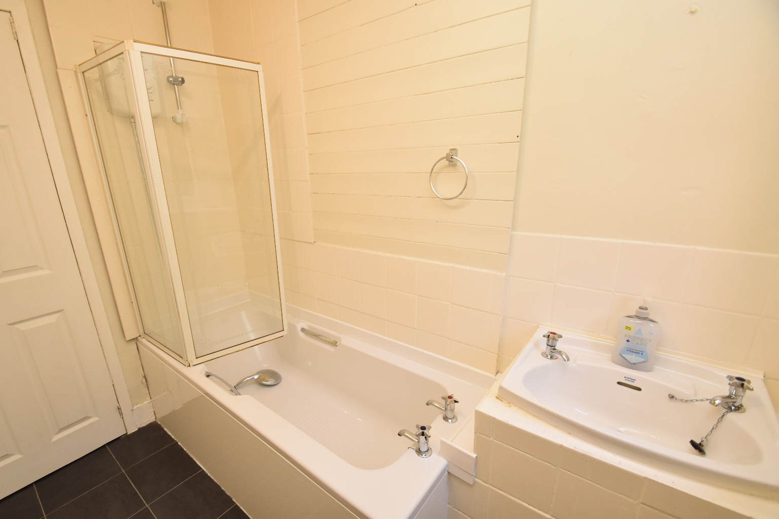 3 bed flat for sale in Linthaugh Road, Glasgow  - Property Image 13
