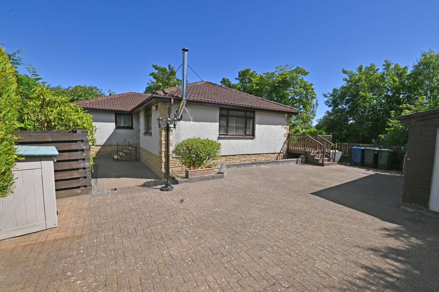 4 bed bungalow for sale in Ardenslate Road, Dunoon  - Property Image 1