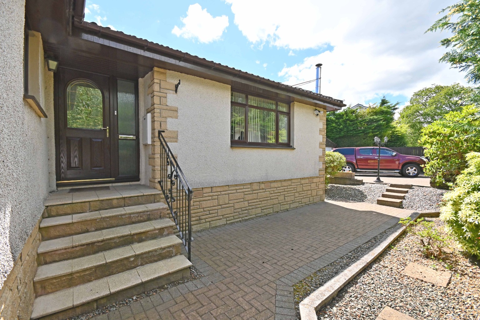 4 bed bungalow for sale in Ardenslate Road, Dunoon  - Property Image 2