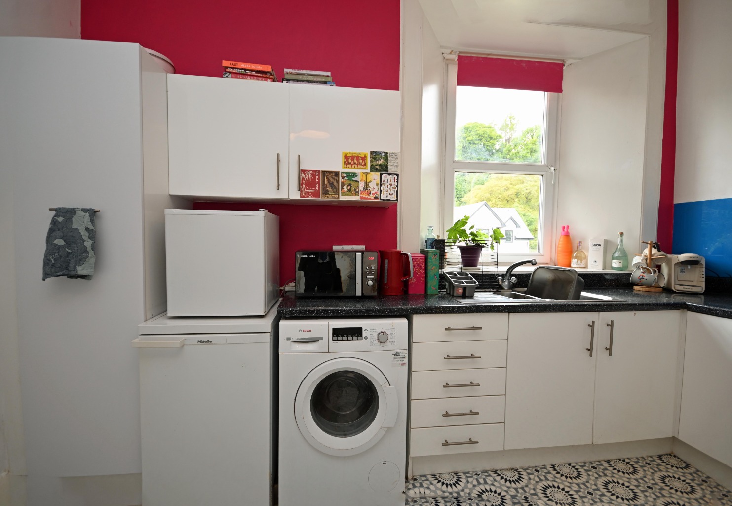 3 bed flat for sale  - Property Image 9