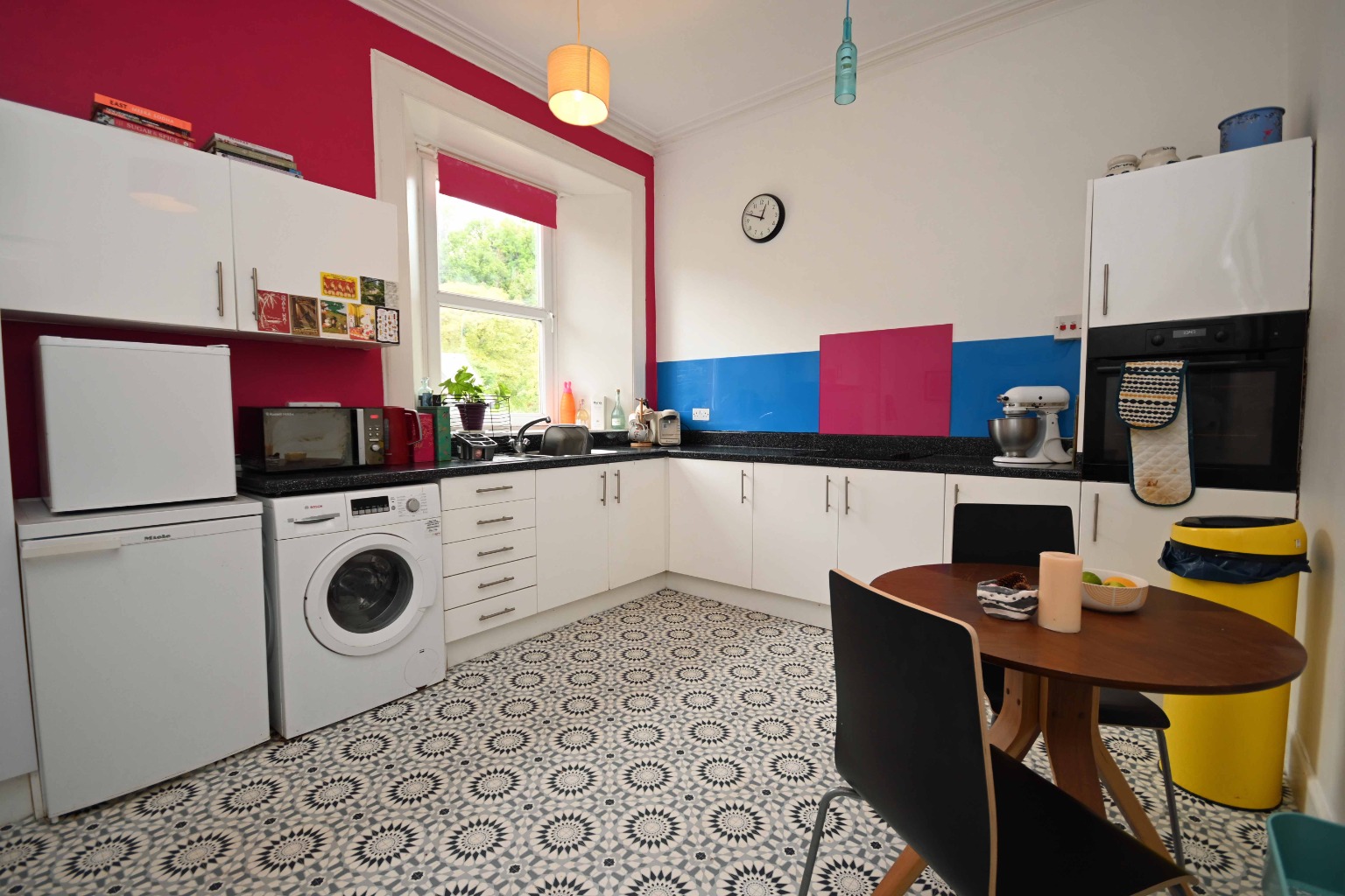 3 bed flat for sale  - Property Image 8