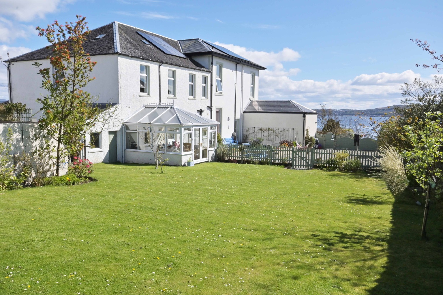 7 bed detached house for sale in Alexandra Parade, Dunoon  - Property Image 3