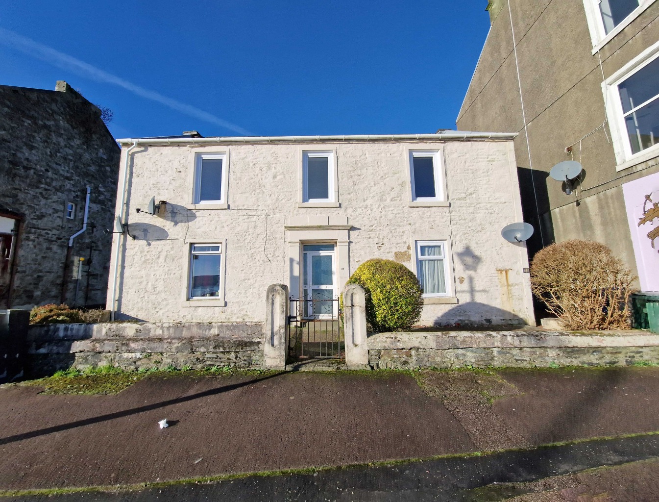 2 bed flat for sale in Marine Parade, Dunoon  - Property Image 1