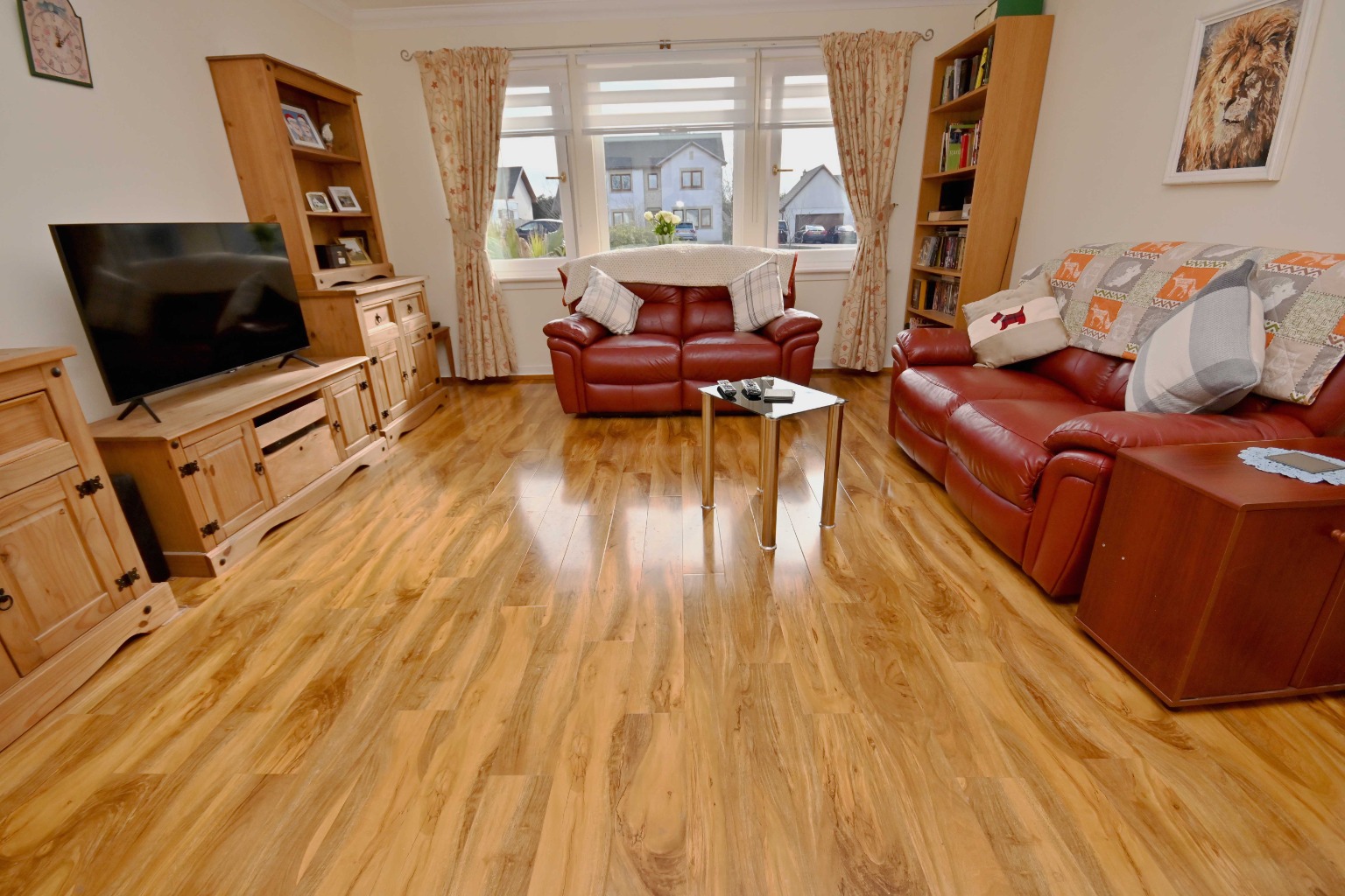 2 bed bungalow for sale in Birch Gate, Dunoon  - Property Image 3
