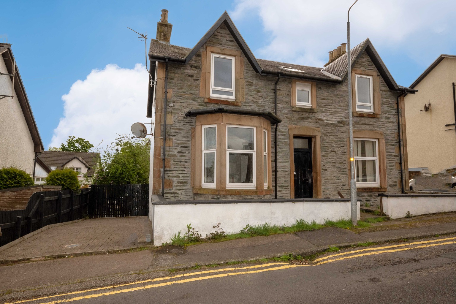 3 bed flat for sale in Stewart Street, Dunoon  - Property Image 1