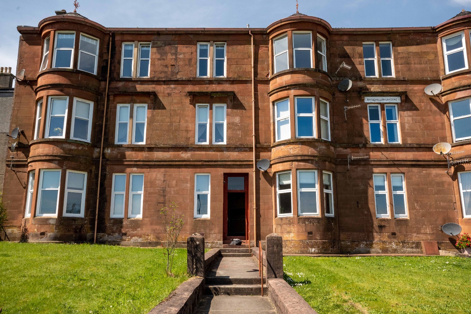 3 bed ground floor flat for sale in Marine Parade, Dunoon  - Property Image 1