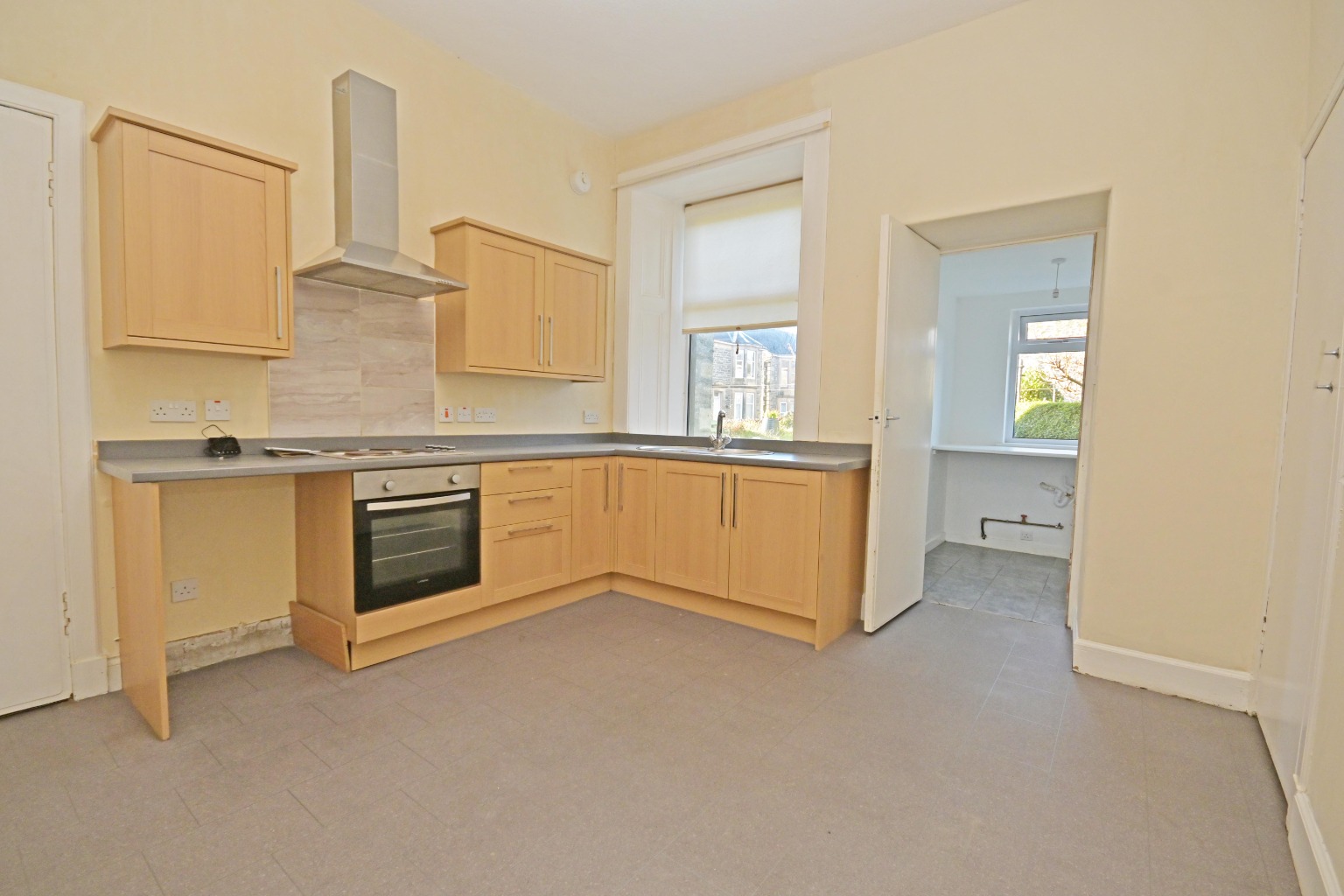 2 bed ground floor flat for sale in Victoria Road, Dunoon  - Property Image 7