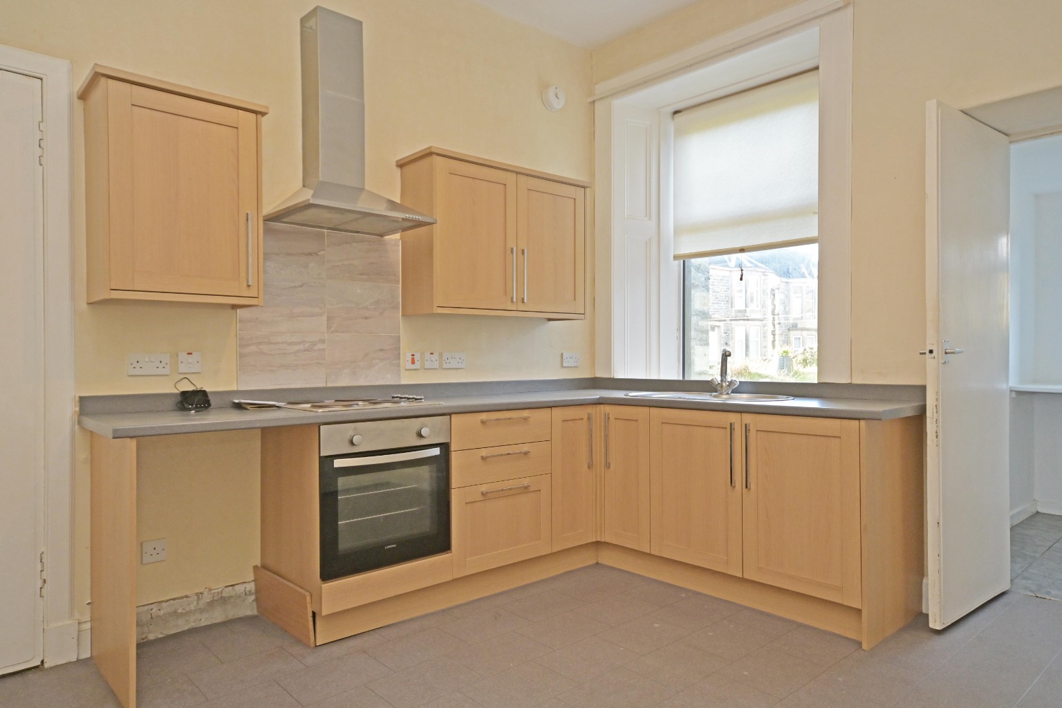 2 bed ground floor flat for sale in Victoria Road, Dunoon  - Property Image 8