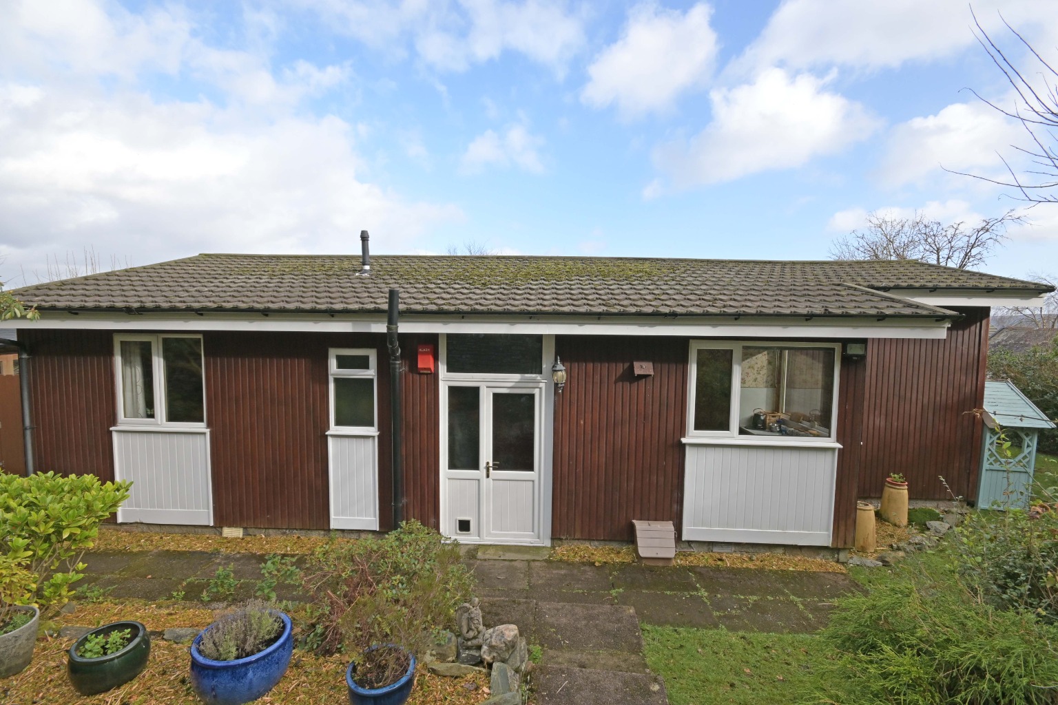 3 bed bungalow for sale in Victoria Road, Dunoon  - Property Image 1