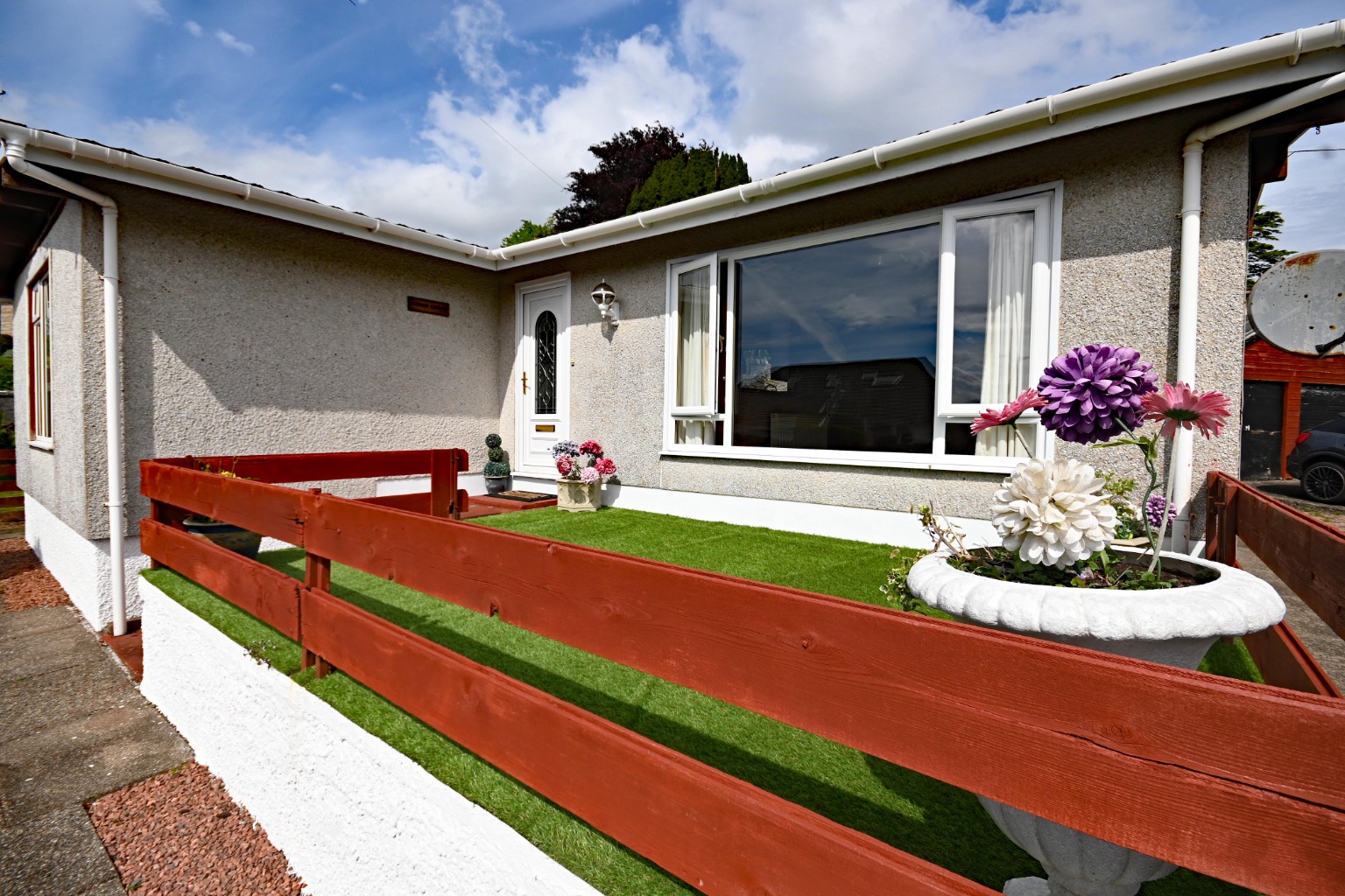 2 bed bungalow for sale in Dhailling Road, Argyll and Bute  - Property Image 2