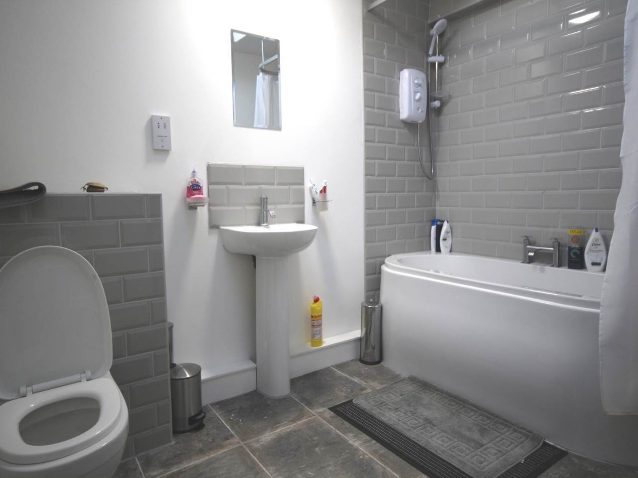 1 bed house / flat share to rent in Grove Terrace  - Property Image 3