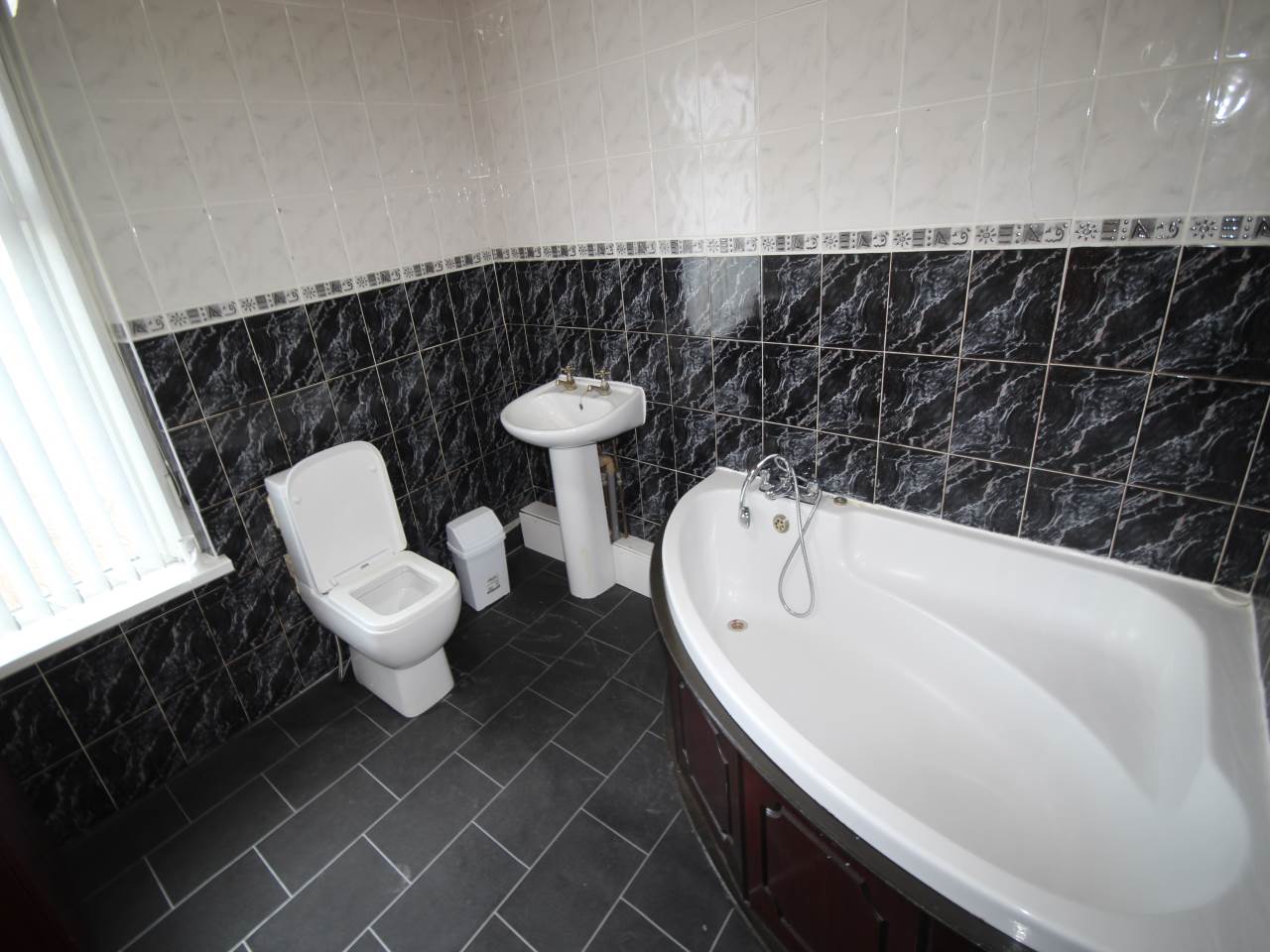 1 bed house / flat share to rent in Little Horton Lane  - Property Image 5