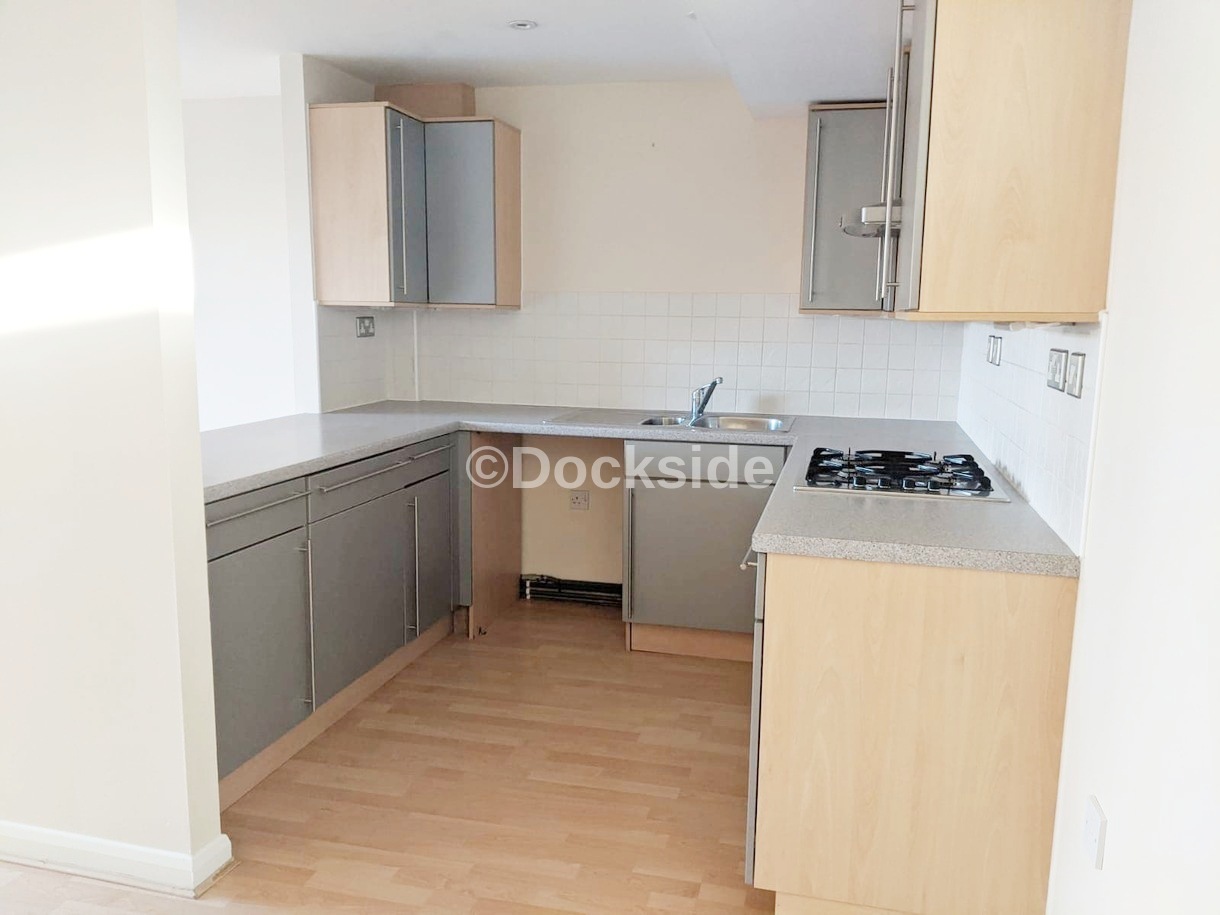 2 bed to rent in Star Hill, Rochester 3