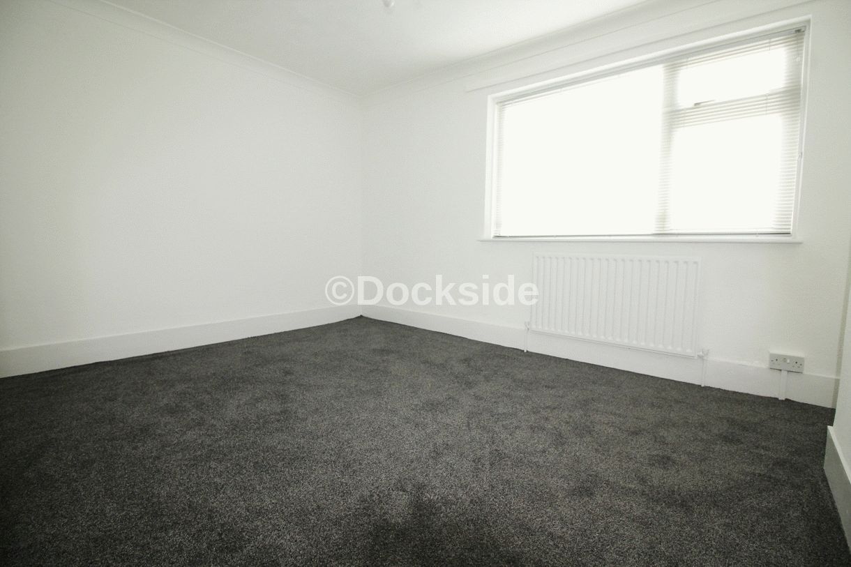 3 bed house to rent in Glencoe Road, Chatham 6